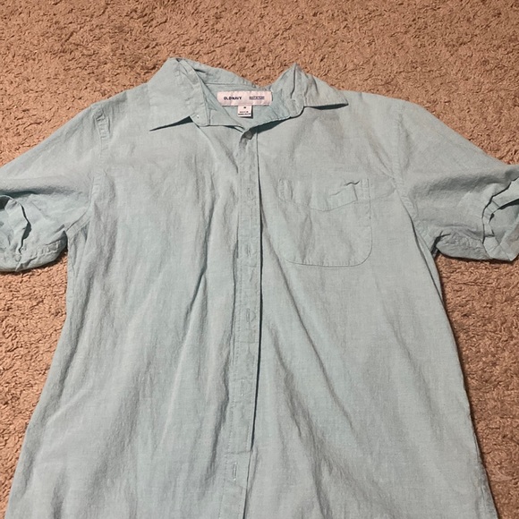 Old navy built in flex button down - Picture 1 of 1